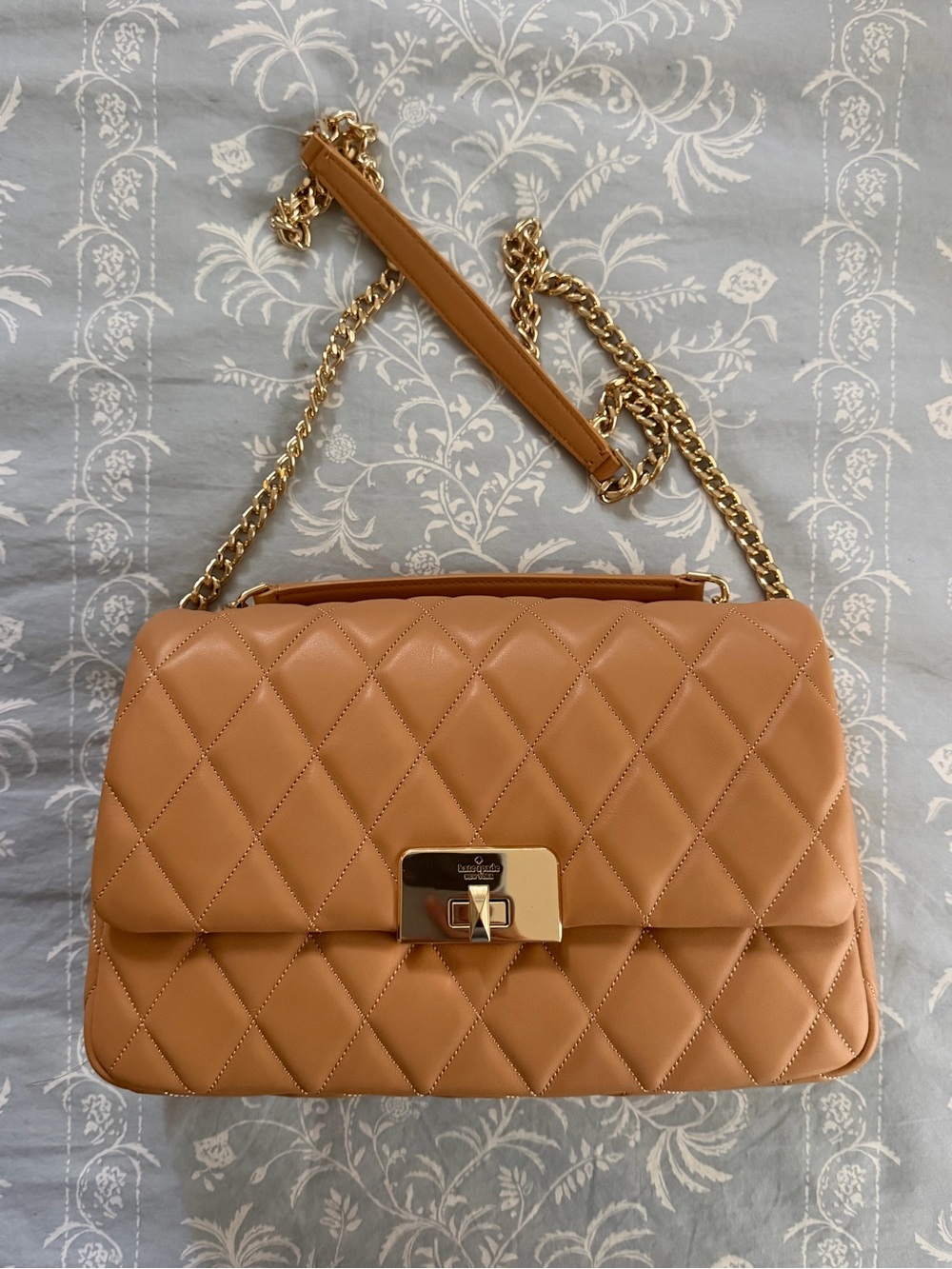 Kate Spade ♠️ NEVER USED Carey Quilted Tan crossbody bag with Gold Chain